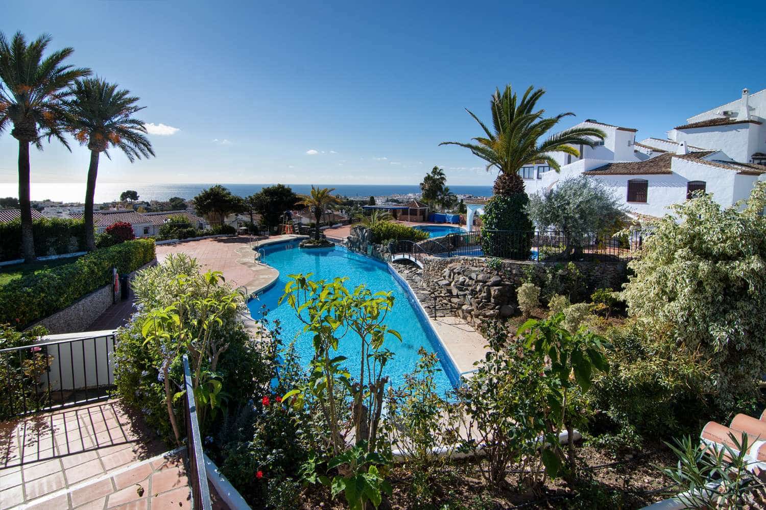 2 soveværelse Semi-Rækkehus til salg i Nerja med swimmingpool - € 325.000 (Ref: 9193509)