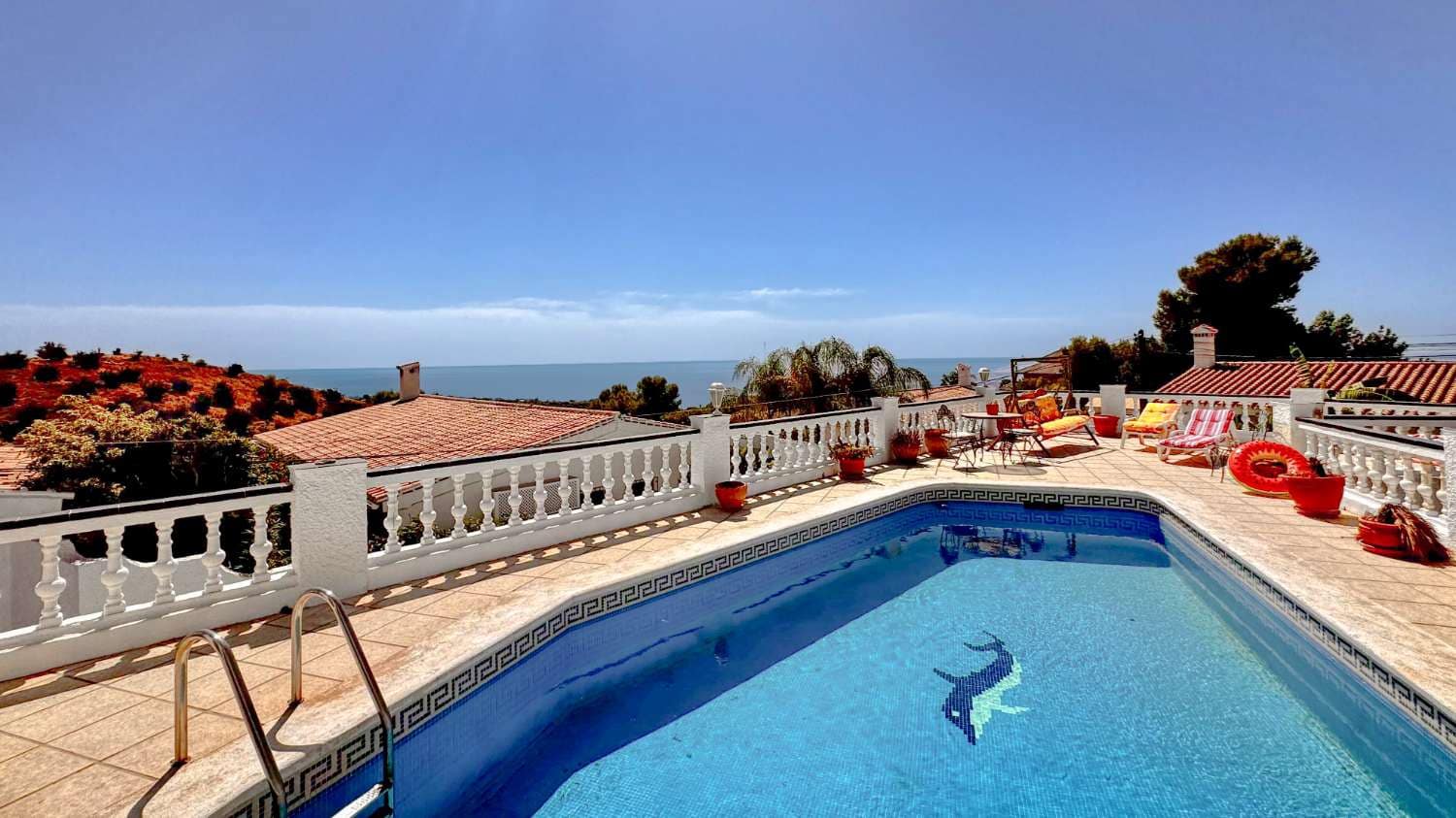 3 sovrum Villa till salu i Nerja med pool - 650 000 € (Ref: 9228168)