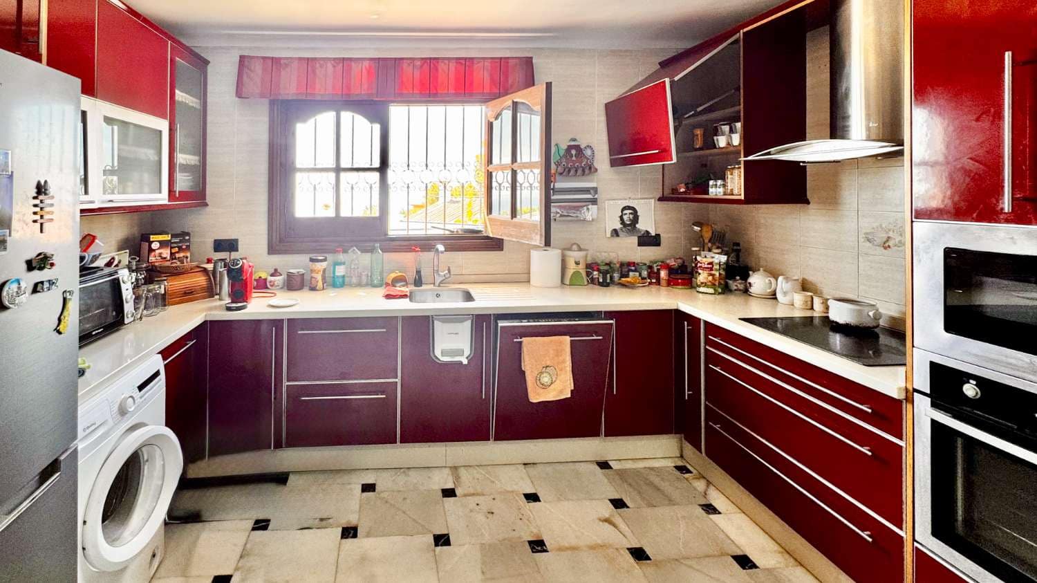 3 sovrum Villa till salu i Nerja med pool - 650 000 € (Ref: 9228168)