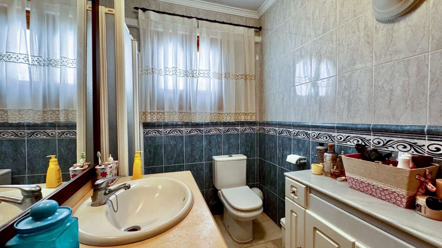 3 sovrum Villa till salu i Nerja med pool - 650 000 € (Ref: 9228168)