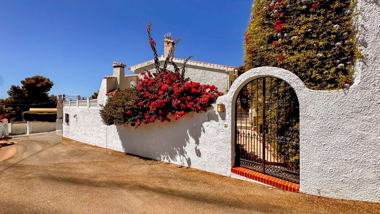 3 sovrum Villa till salu i Nerja med pool - 650 000 € (Ref: 9228168)