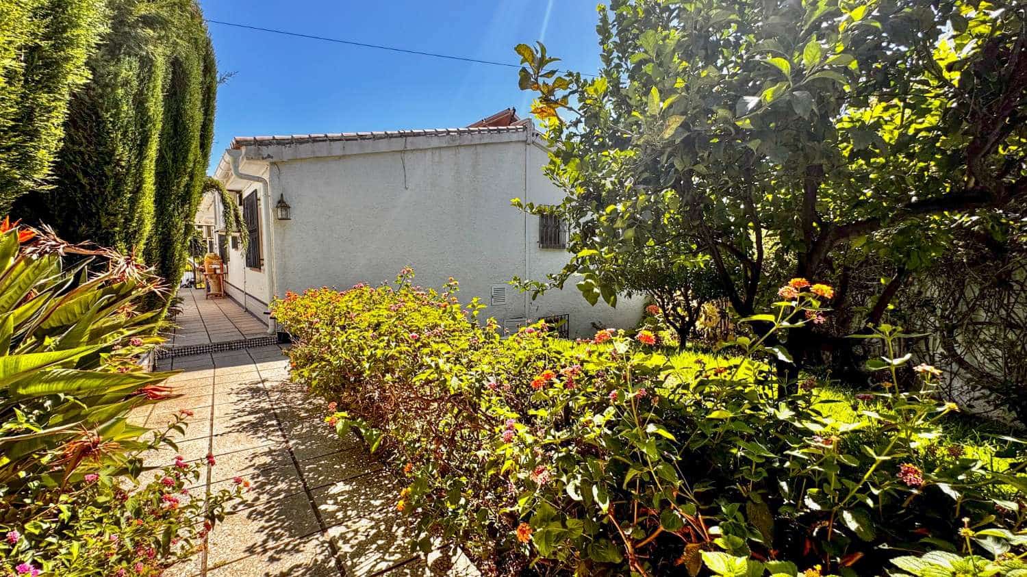 3 sovrum Villa till salu i Nerja med pool - 650 000 € (Ref: 9228168)