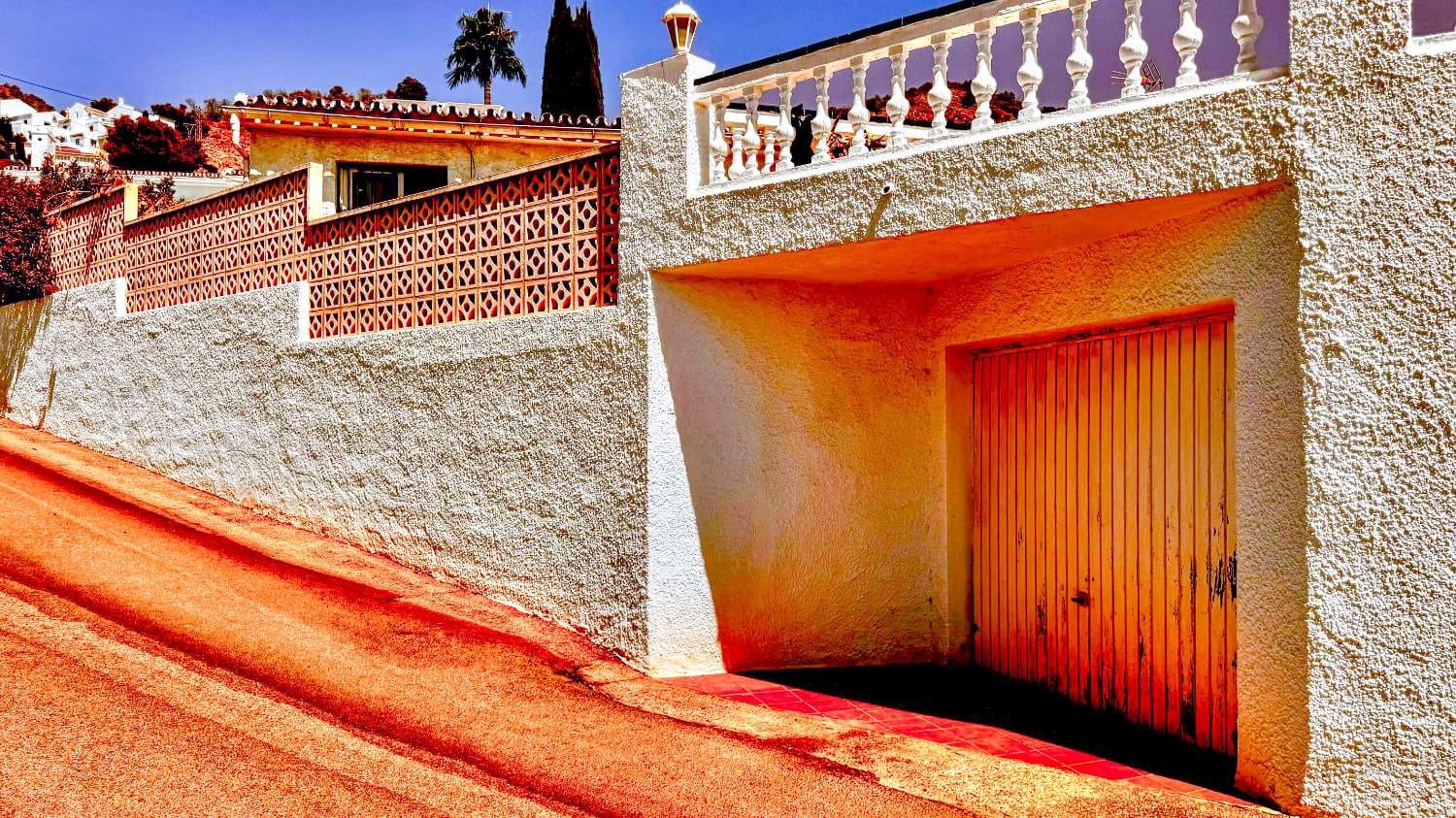 3 sovrum Villa till salu i Nerja med pool - 650 000 € (Ref: 9228168)