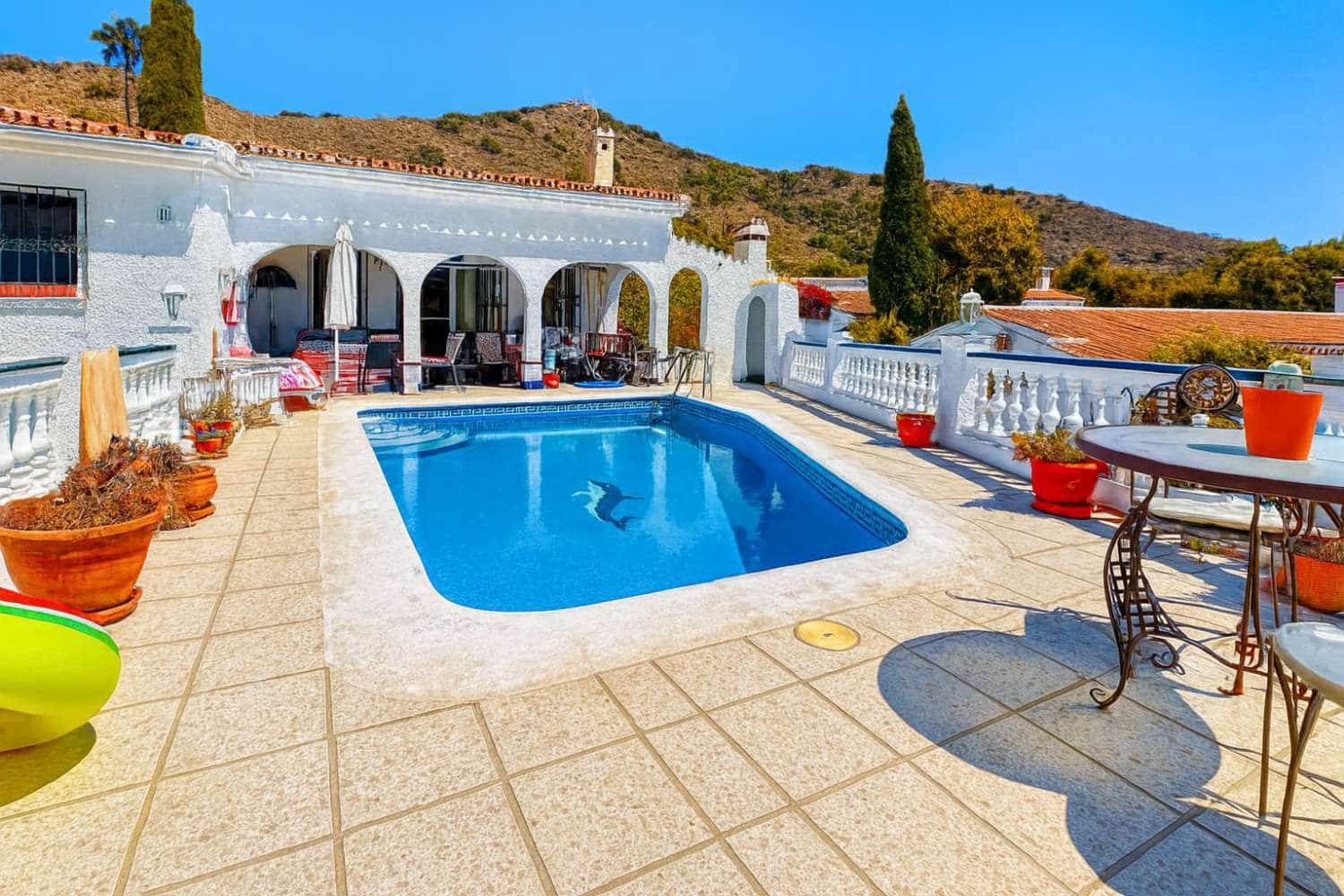 3 sovrum Villa till salu i Nerja med pool - 650 000 € (Ref: 9228168)