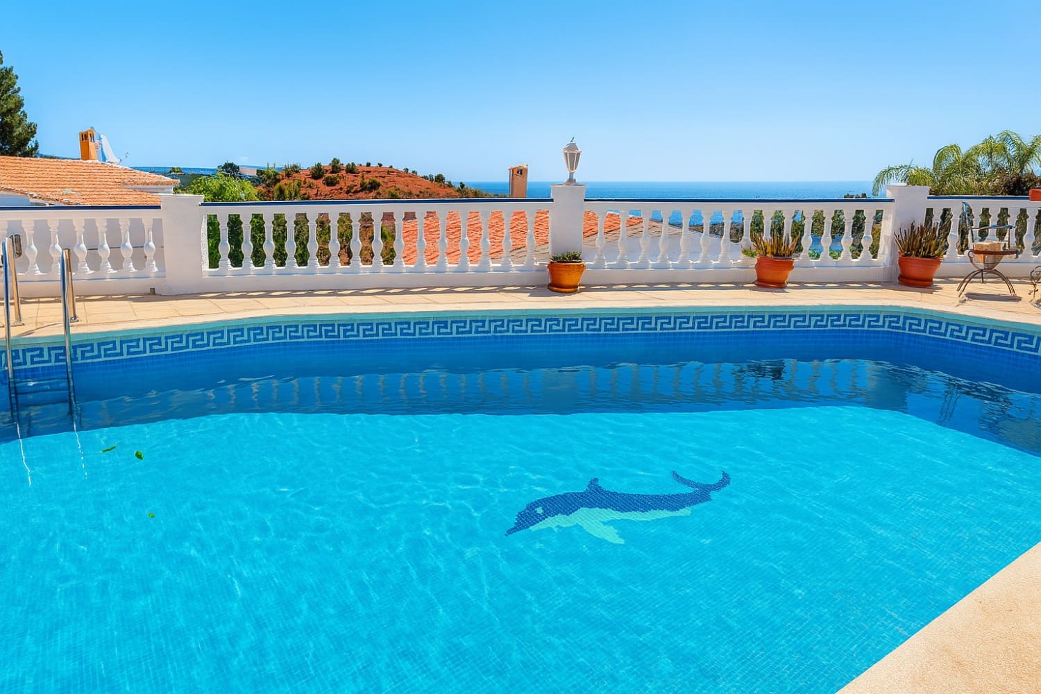 3 sovrum Villa till salu i Nerja med pool - 650 000 € (Ref: 9228168)