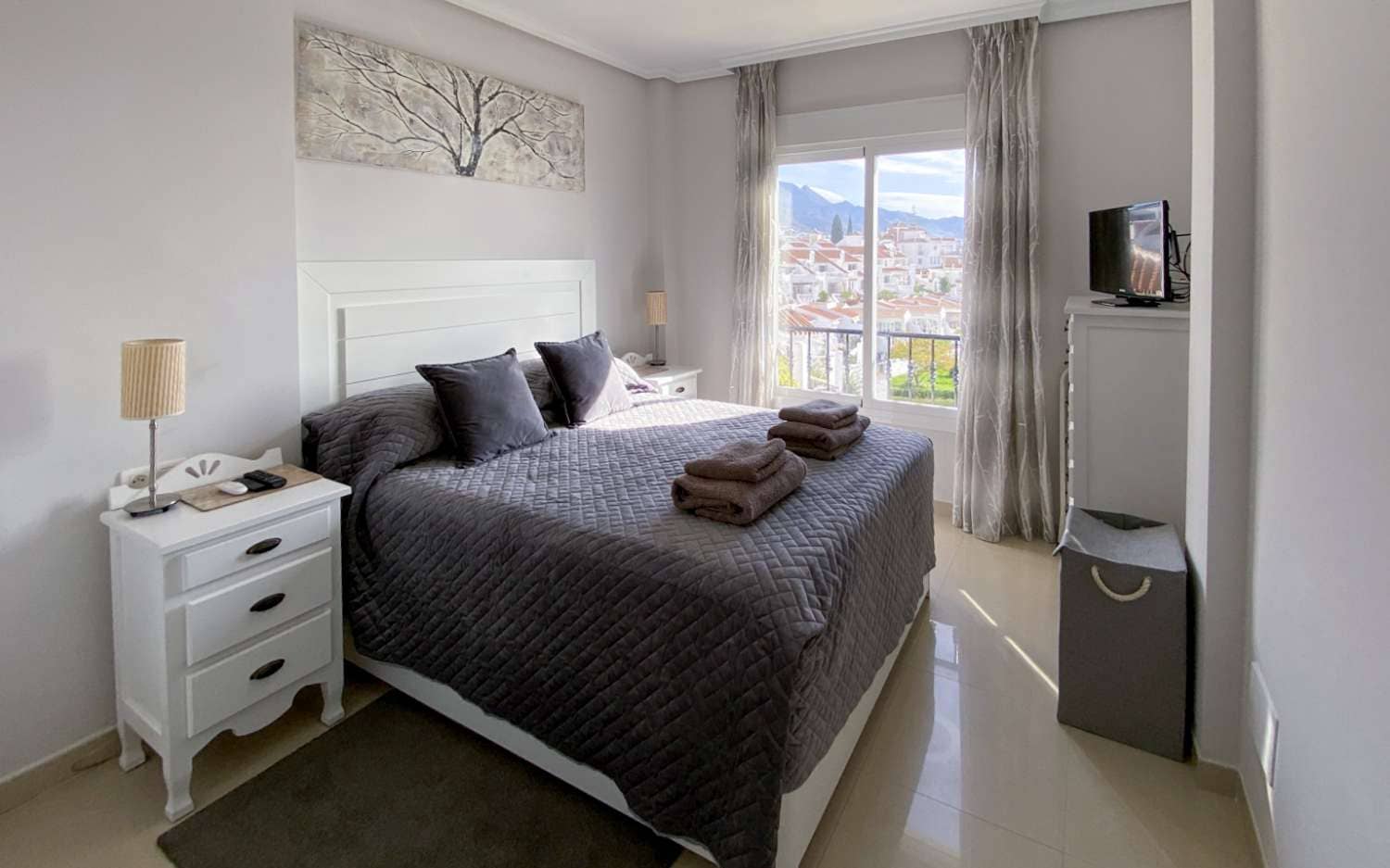 2 bedroom Beach Apartment for sale in Nerja with pool - € 339,000 (Ref: 9232250)