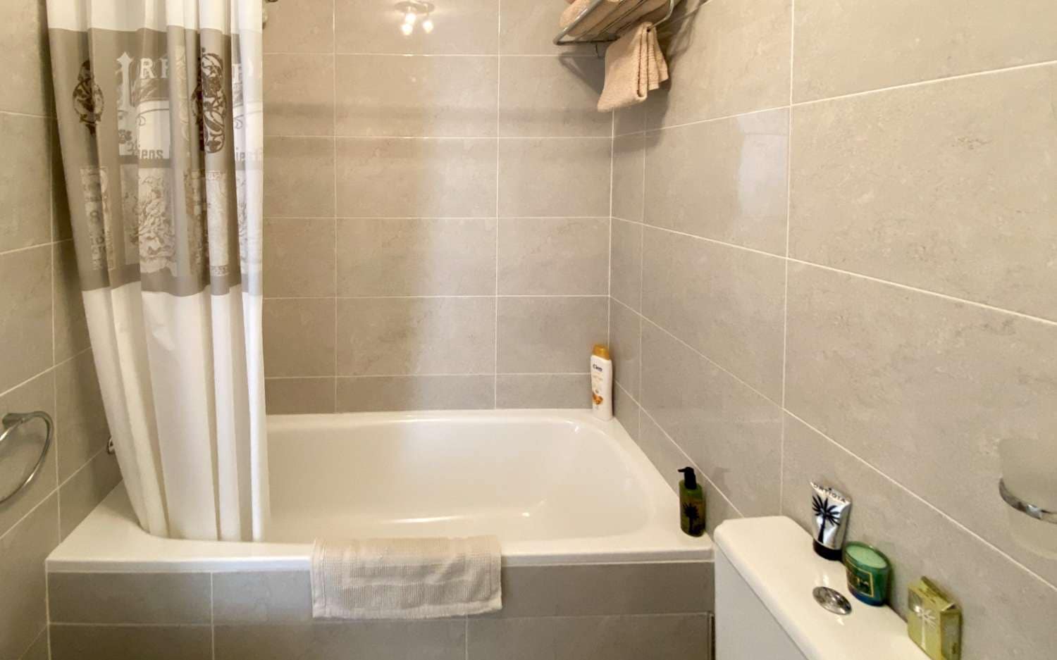 2 bedroom Beach Apartment for sale in Nerja with pool - € 339,000 (Ref: 9232250)