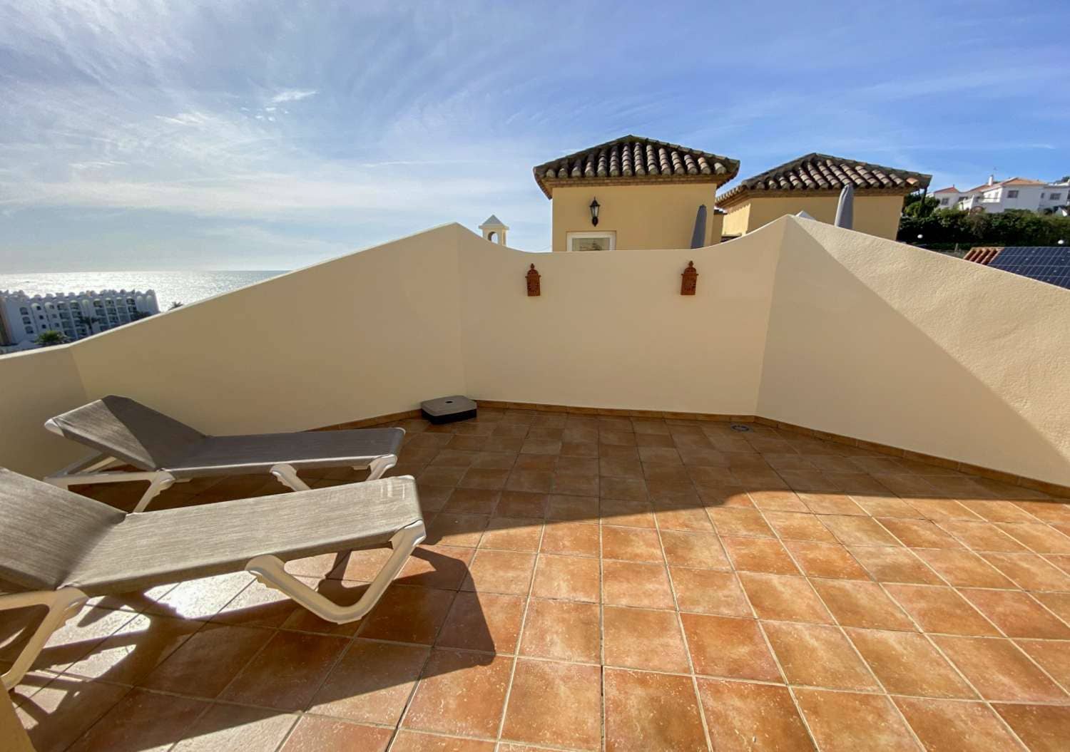 2 bedroom Beach Apartment for sale in Nerja with pool - € 339,000 (Ref: 9232250)