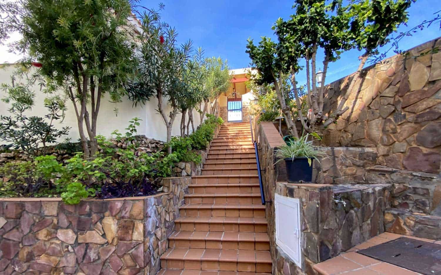 2 bedroom Beach Apartment for sale in Nerja with pool - € 339,000 (Ref: 9232250)