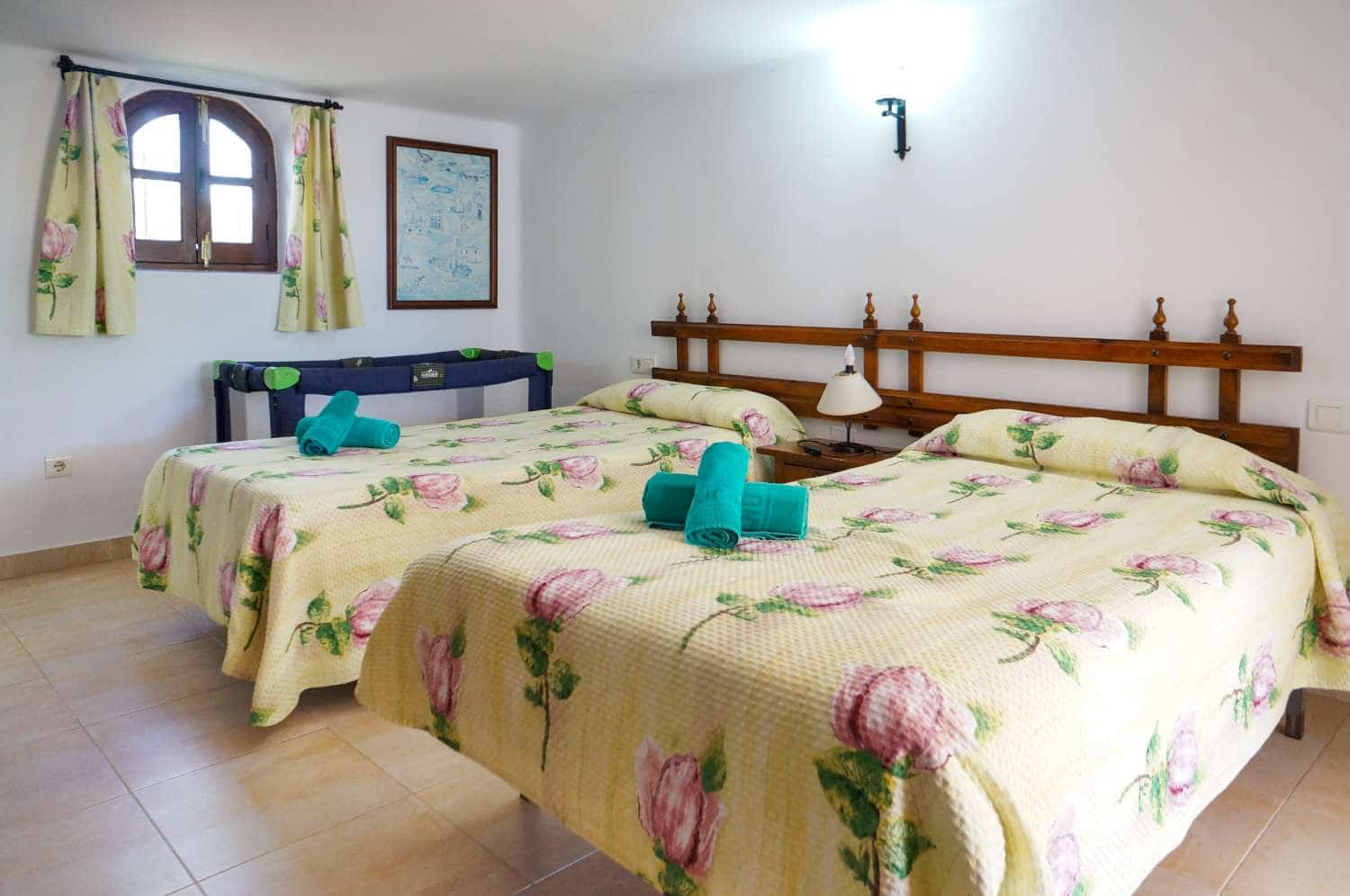 4 sovrum Villa till salu i Nerja med pool - 450 000 € (Ref: 9256719)