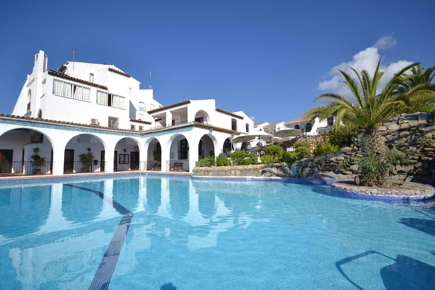 4 sovrum Villa till salu i Nerja med pool - 450 000 € (Ref: 9256719)