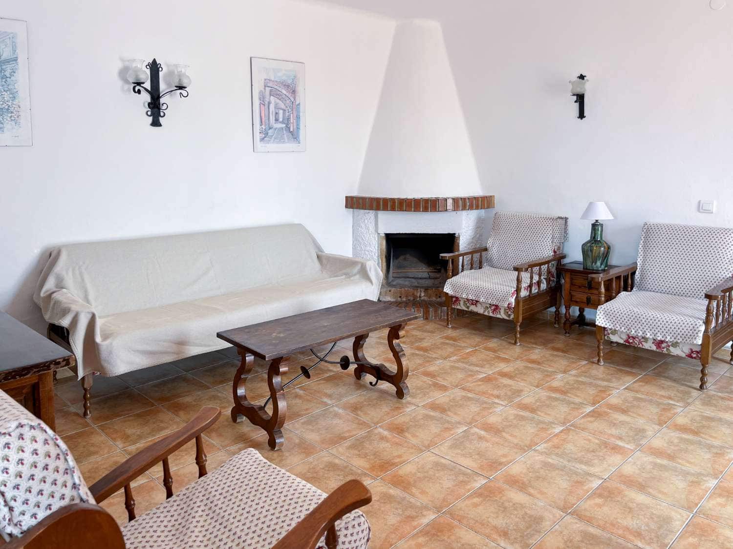 4 sovrum Villa till salu i Nerja med pool - 450 000 € (Ref: 9256719)