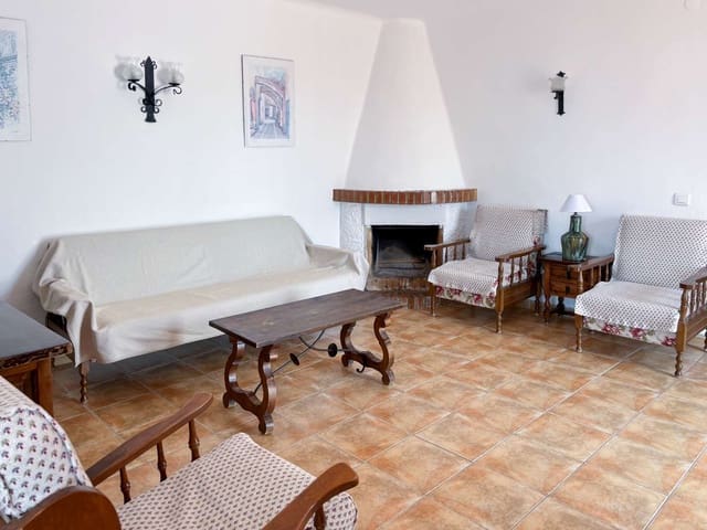 4 sovrum Villa till salu i Nerja med pool - 450 000 € (Ref: 9256719)