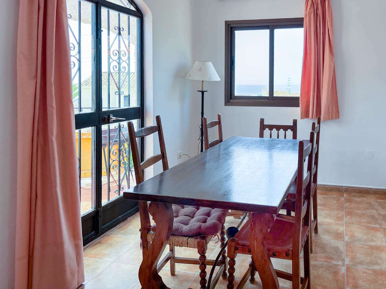 4 sovrum Villa till salu i Nerja med pool - 450 000 € (Ref: 9256719)