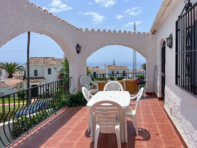 4 sovrum Villa till salu i Nerja med pool - 450 000 € (Ref: 9256719)