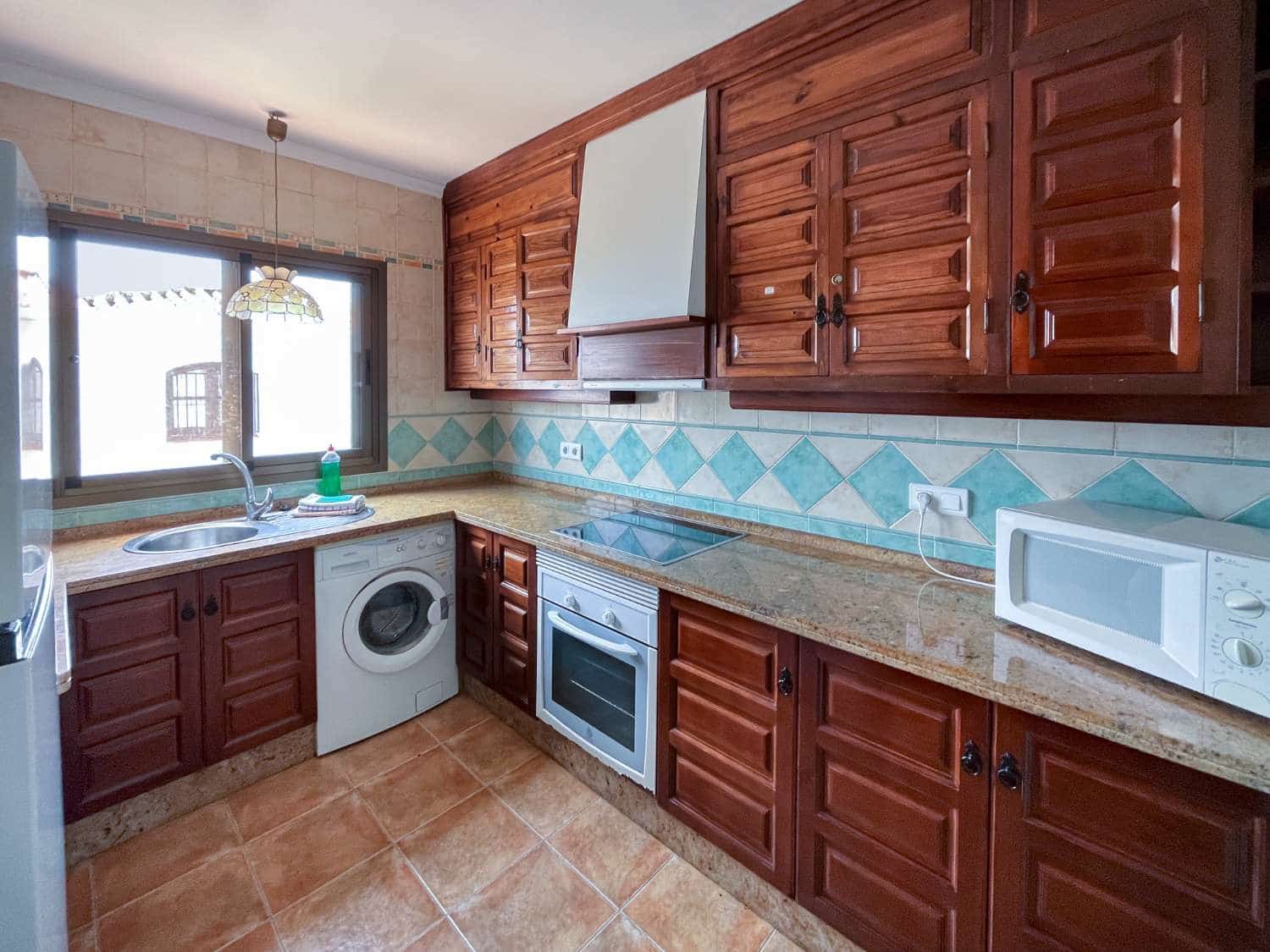 4 sovrum Villa till salu i Nerja med pool - 450 000 € (Ref: 9256719)