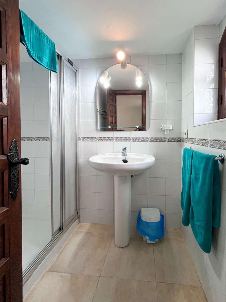 4 sovrum Villa till salu i Nerja med pool - 450 000 € (Ref: 9256719)