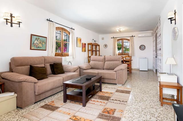 3 chambre Villa/Maison à vendre à Nerja avec piscine - 585 000 € (Ref: 9284869)