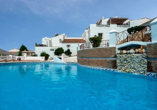 3 chambre Villa/Maison Mitoyenne à vendre à Nerja avec piscine - 325 000 € (Ref: 9290950)