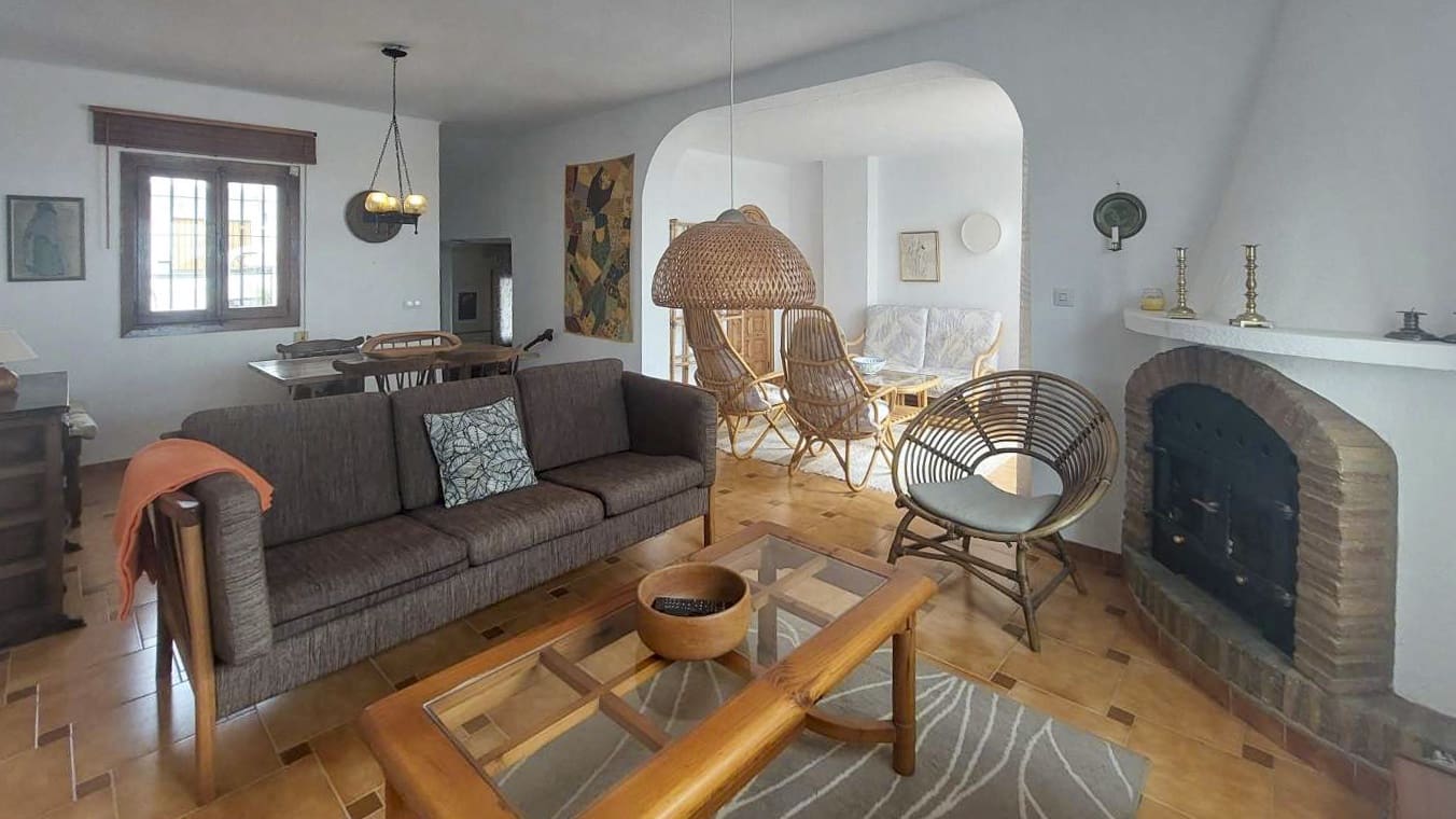 3 chambre Villa/Maison Mitoyenne à vendre à Nerja avec piscine - 325 000 € (Ref: 9290950)