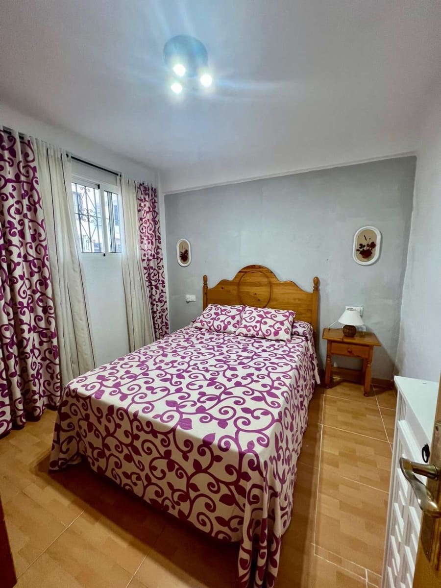 2 sovrum Lägenhet till salu i Nerja med pool - 279 000 € (Ref: 9337494)