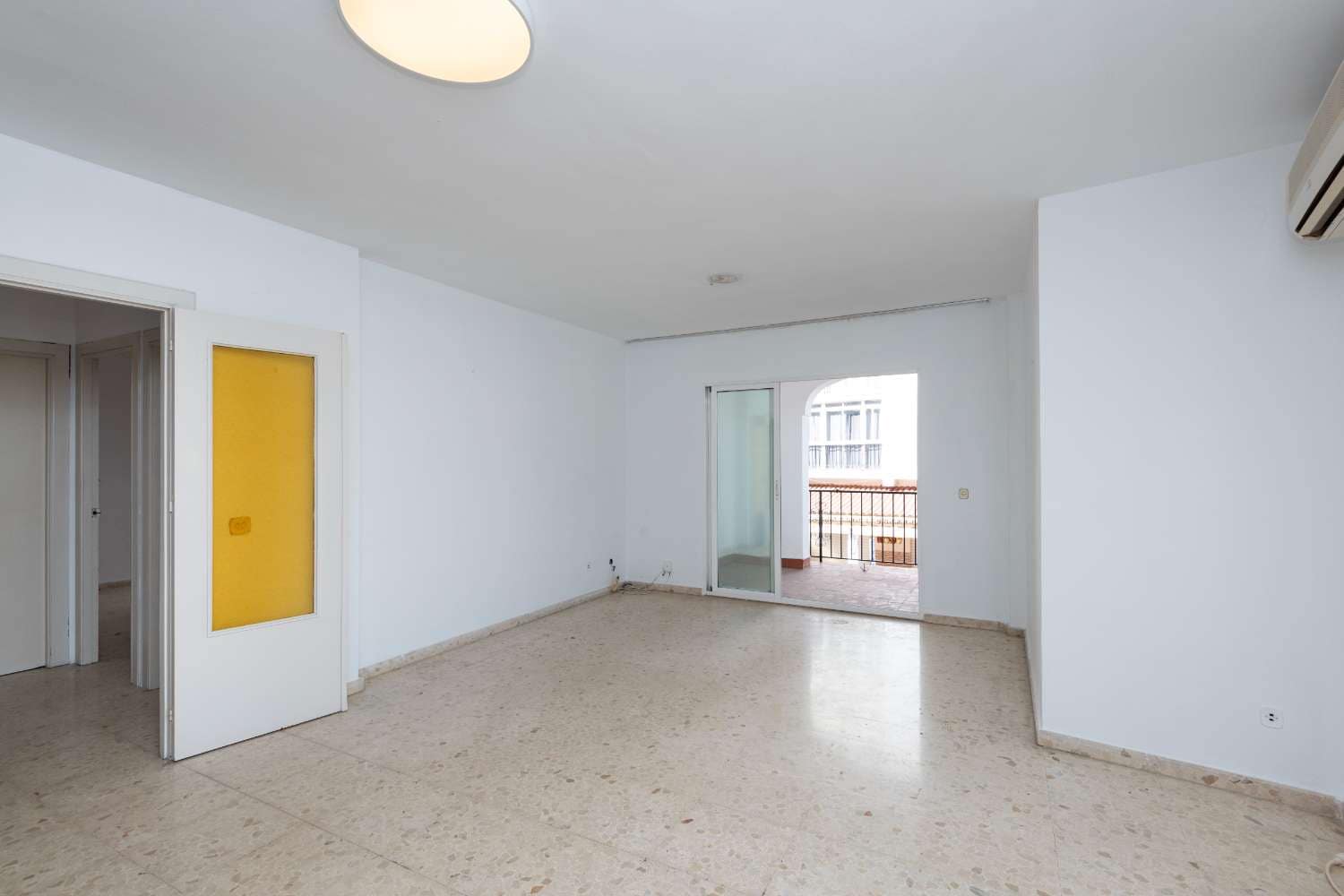 4 bedroom Apartment for sale in Nerja - € 350,000 (Ref: 9376555)