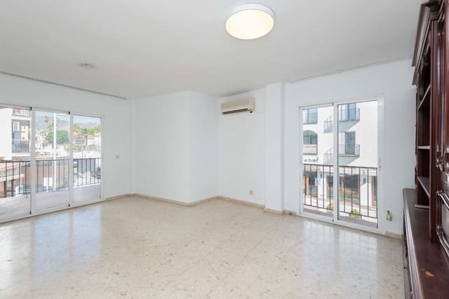 4 bedroom Apartment for sale in Nerja - € 350,000 (Ref: 9376555)