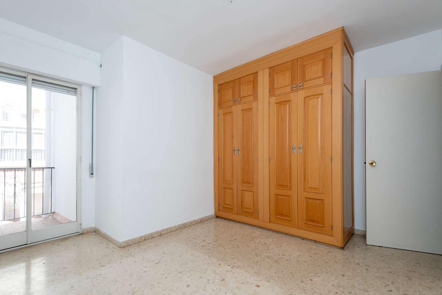 4 bedroom Apartment for sale in Nerja - € 350,000 (Ref: 9376555)