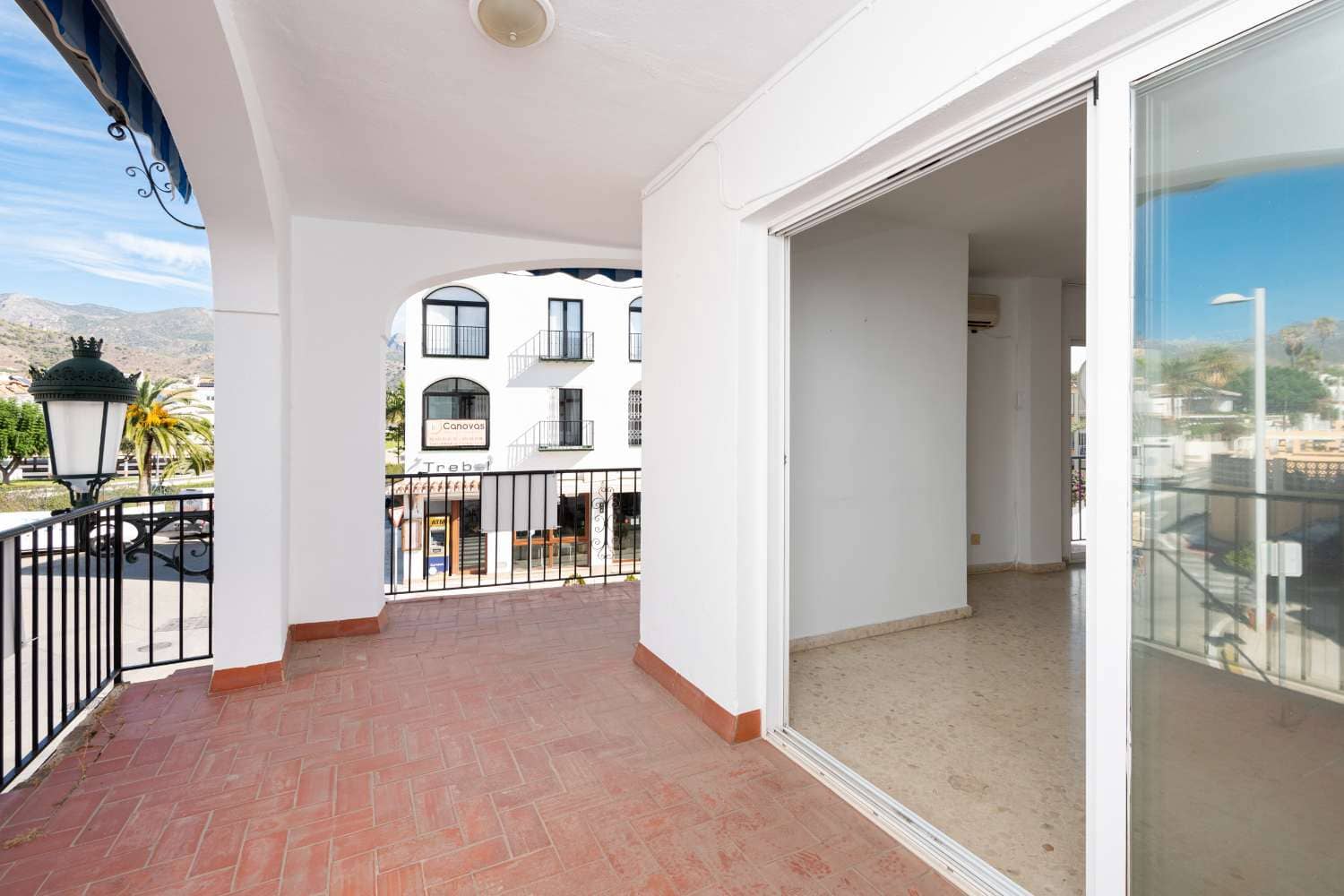 4 bedroom Apartment for sale in Nerja - € 350,000 (Ref: 9376555)