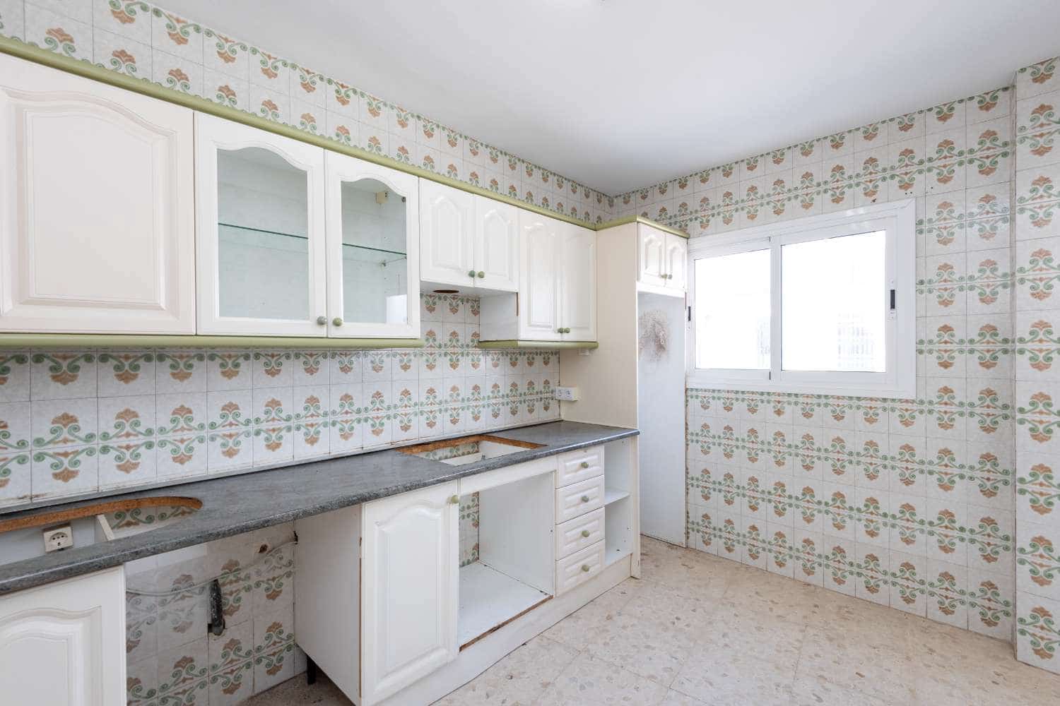 4 bedroom Apartment for sale in Nerja - € 350,000 (Ref: 9376555)