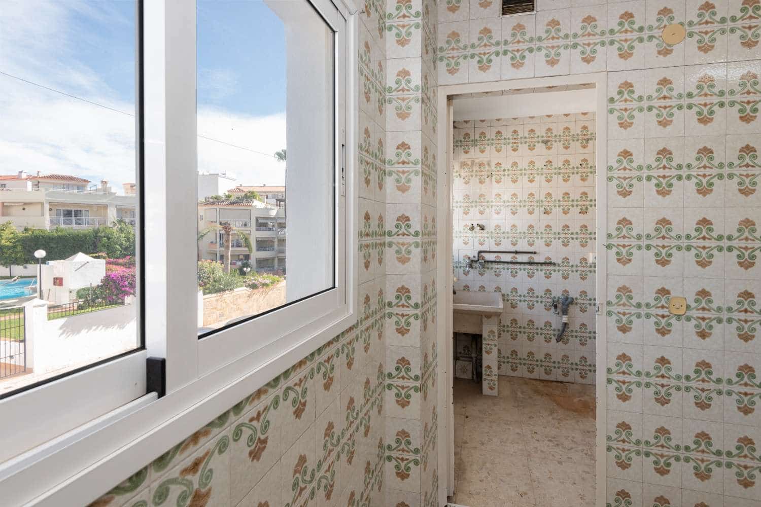 4 bedroom Apartment for sale in Nerja - € 350,000 (Ref: 9376555)