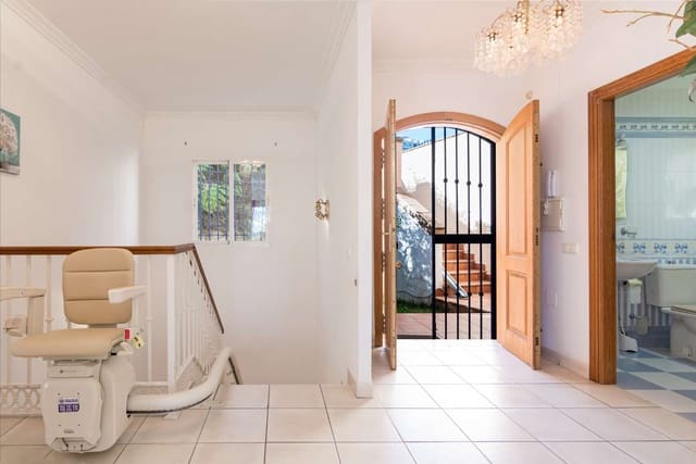 4 camera da letto Villa in vendita in Torrox con piscina garage - 795.000 € (Rif: 9424263)