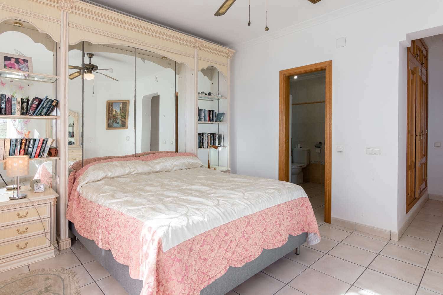 4 sovrum Villa till salu i Torrox med pool garage - 795 000 € (Ref: 9424263)