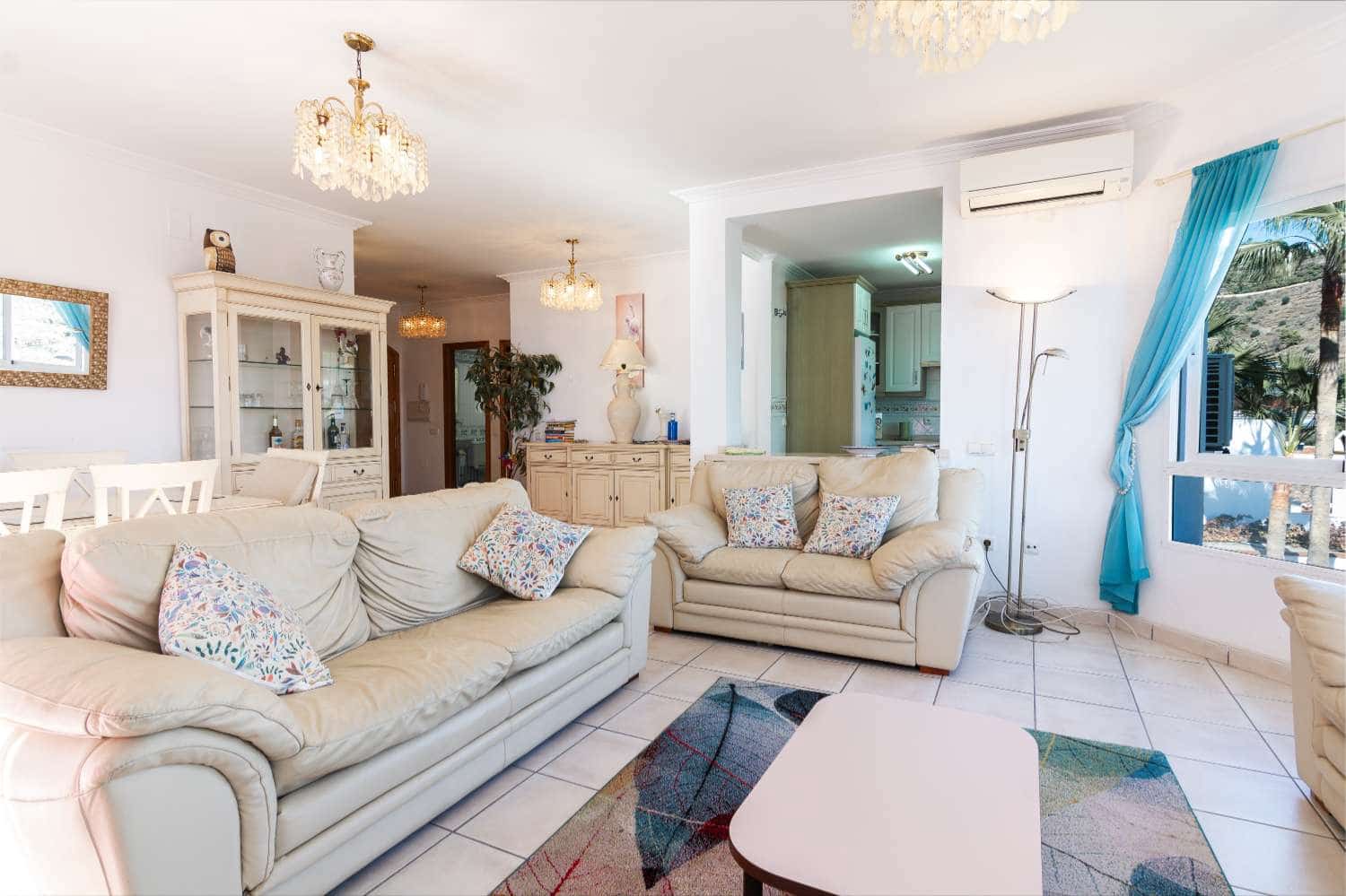 4 sovrum Villa till salu i Torrox med pool garage - 795 000 € (Ref: 9424263)