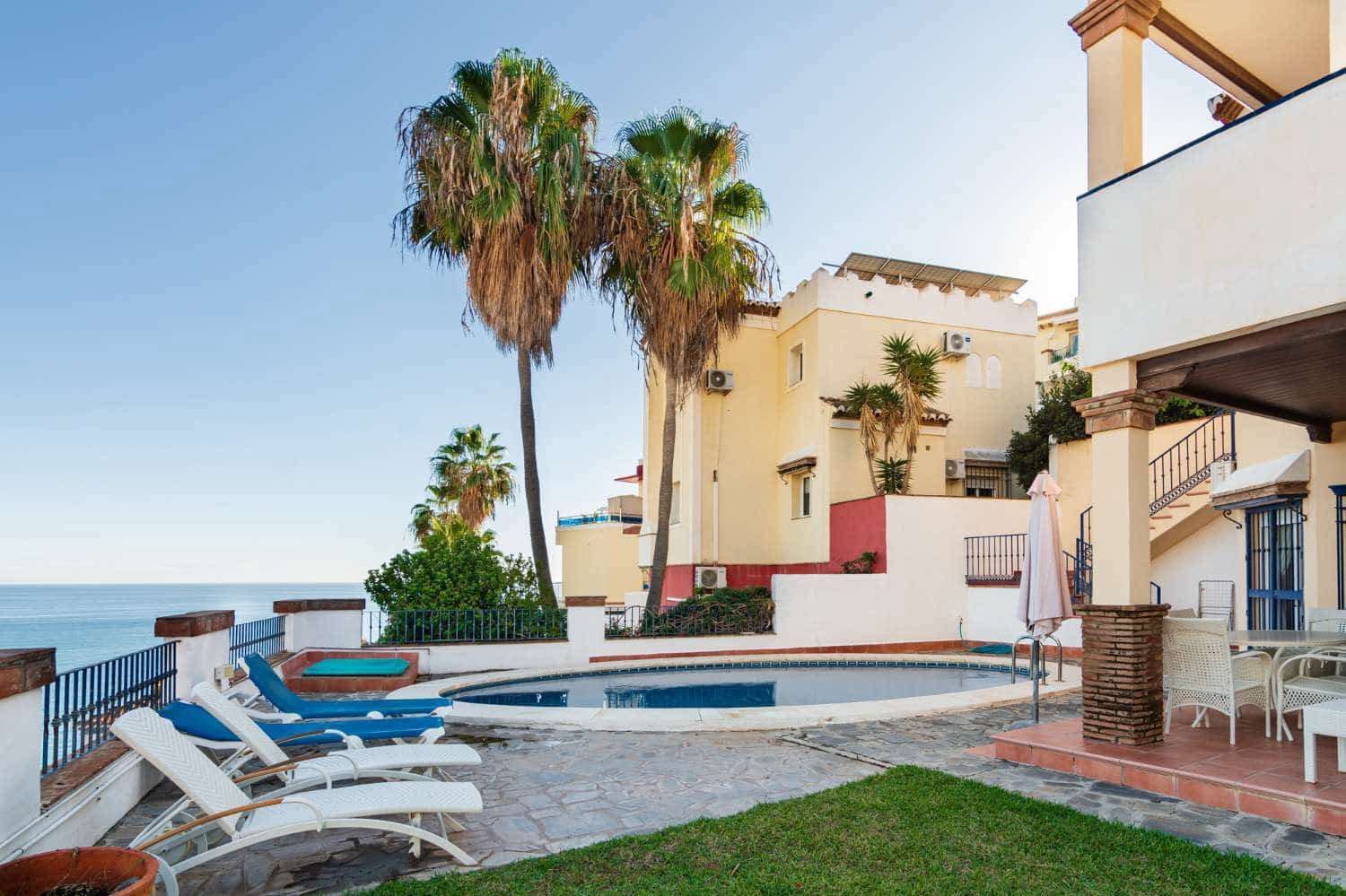 4 sovrum Villa till salu i Torrox med pool garage - 795 000 € (Ref: 9424263)