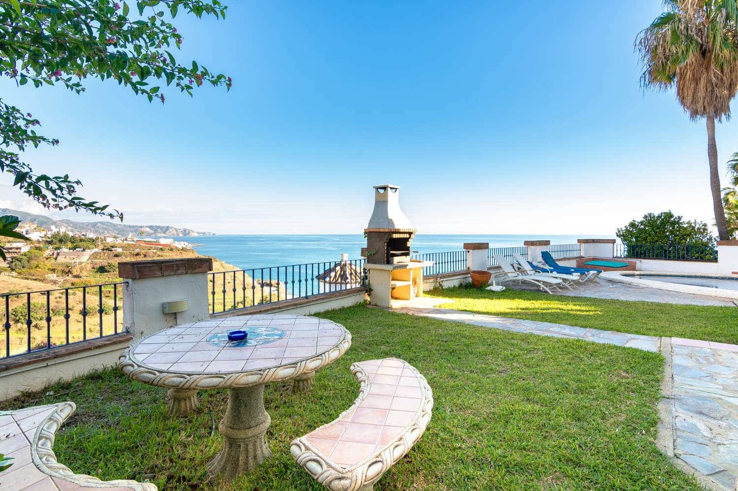 4 sovrum Villa till salu i Torrox med pool garage - 795 000 € (Ref: 9424263)