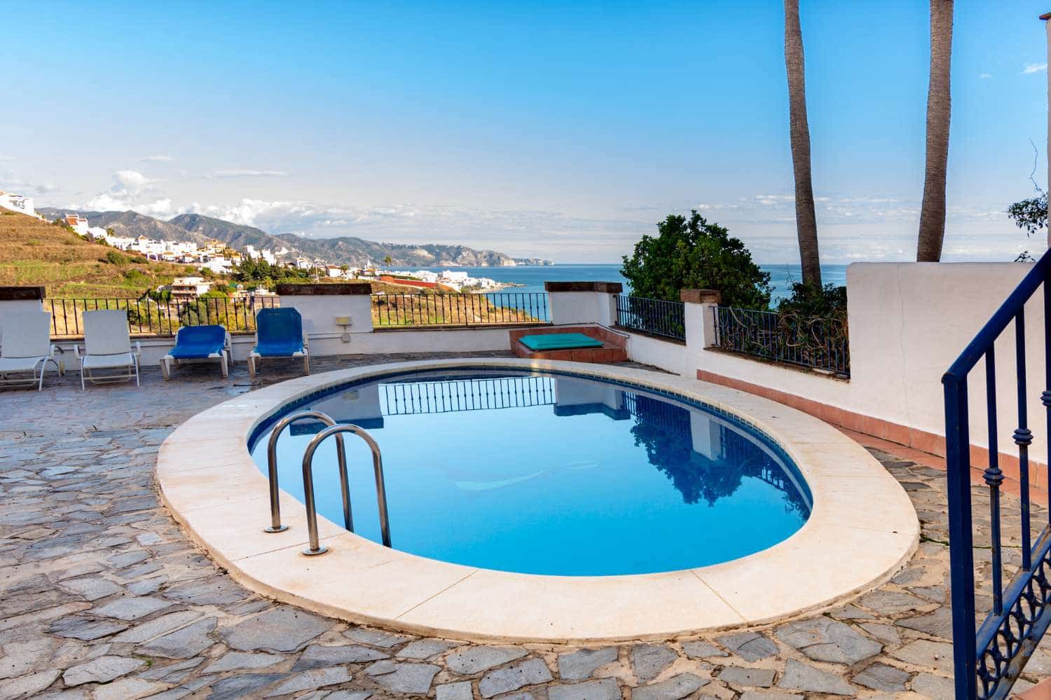 4 sovrum Villa till salu i Torrox med pool garage - 795 000 € (Ref: 9424263)