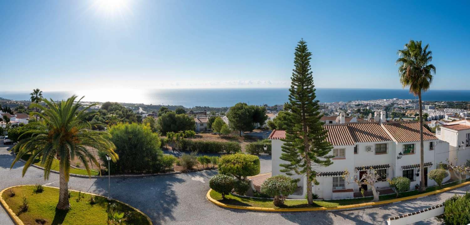 3 camera da letto Villetta a Schiera in vendita in Nerja con piscina garage - 399.000 € (Rif: 9436646)