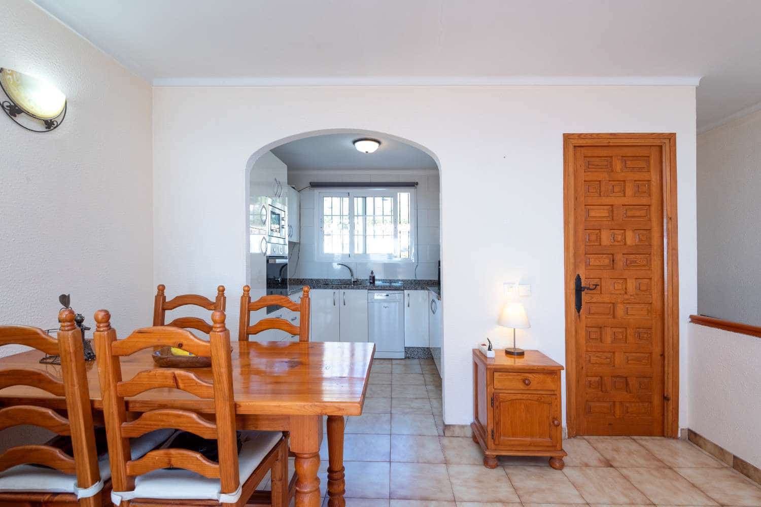 2 soveværelse Rækkehus til salg i Nerja med swimmingpool garage - € 379.000 (Ref: 9535613)