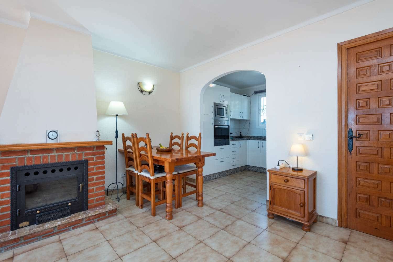 2 soveværelse Rækkehus til salg i Nerja med swimmingpool garage - € 379.000 (Ref: 9535613)