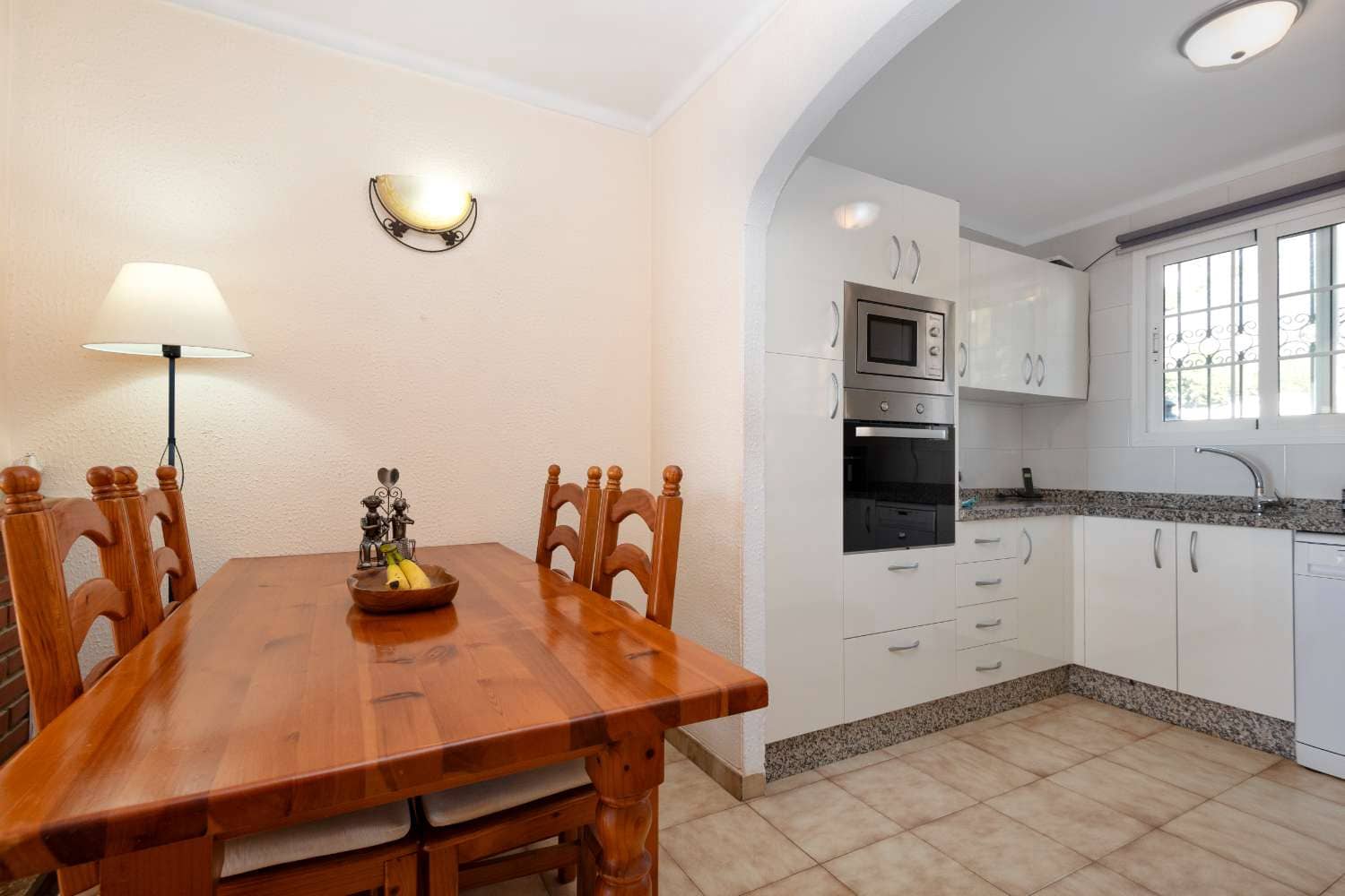 2 soveværelse Rækkehus til salg i Nerja med swimmingpool garage - € 379.000 (Ref: 9535613)