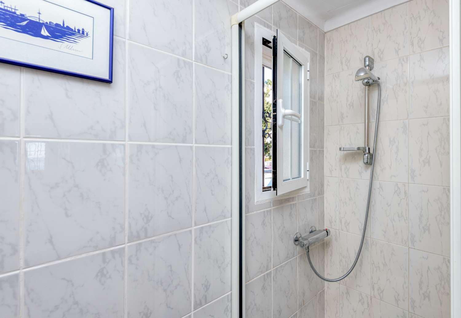 2 soveværelse Rækkehus til salg i Nerja med swimmingpool garage - € 379.000 (Ref: 9535613)