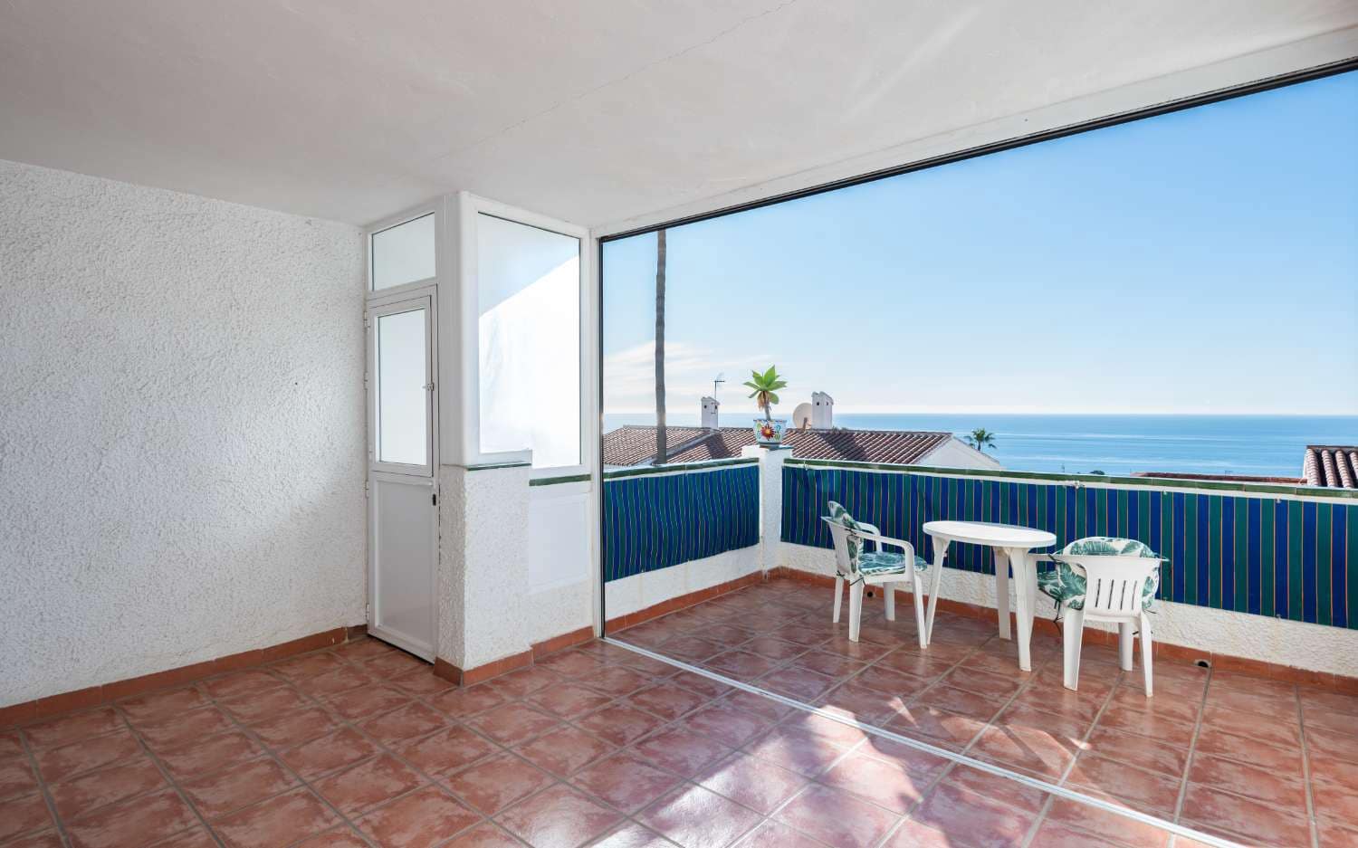 2 soveværelse Rækkehus til salg i Nerja med swimmingpool garage - € 379.000 (Ref: 9535613)