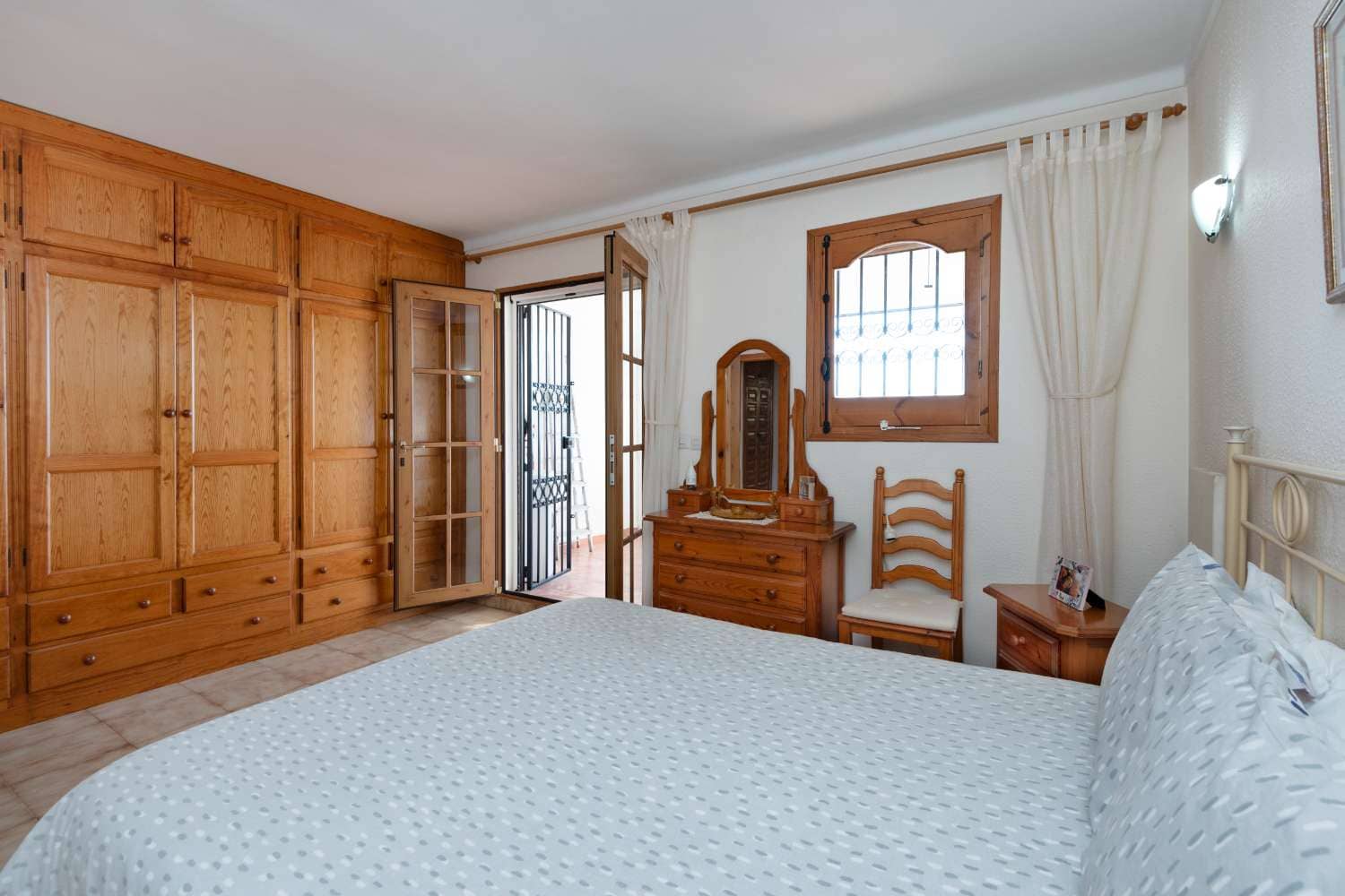 2 soveværelse Rækkehus til salg i Nerja med swimmingpool garage - € 379.000 (Ref: 9535613)