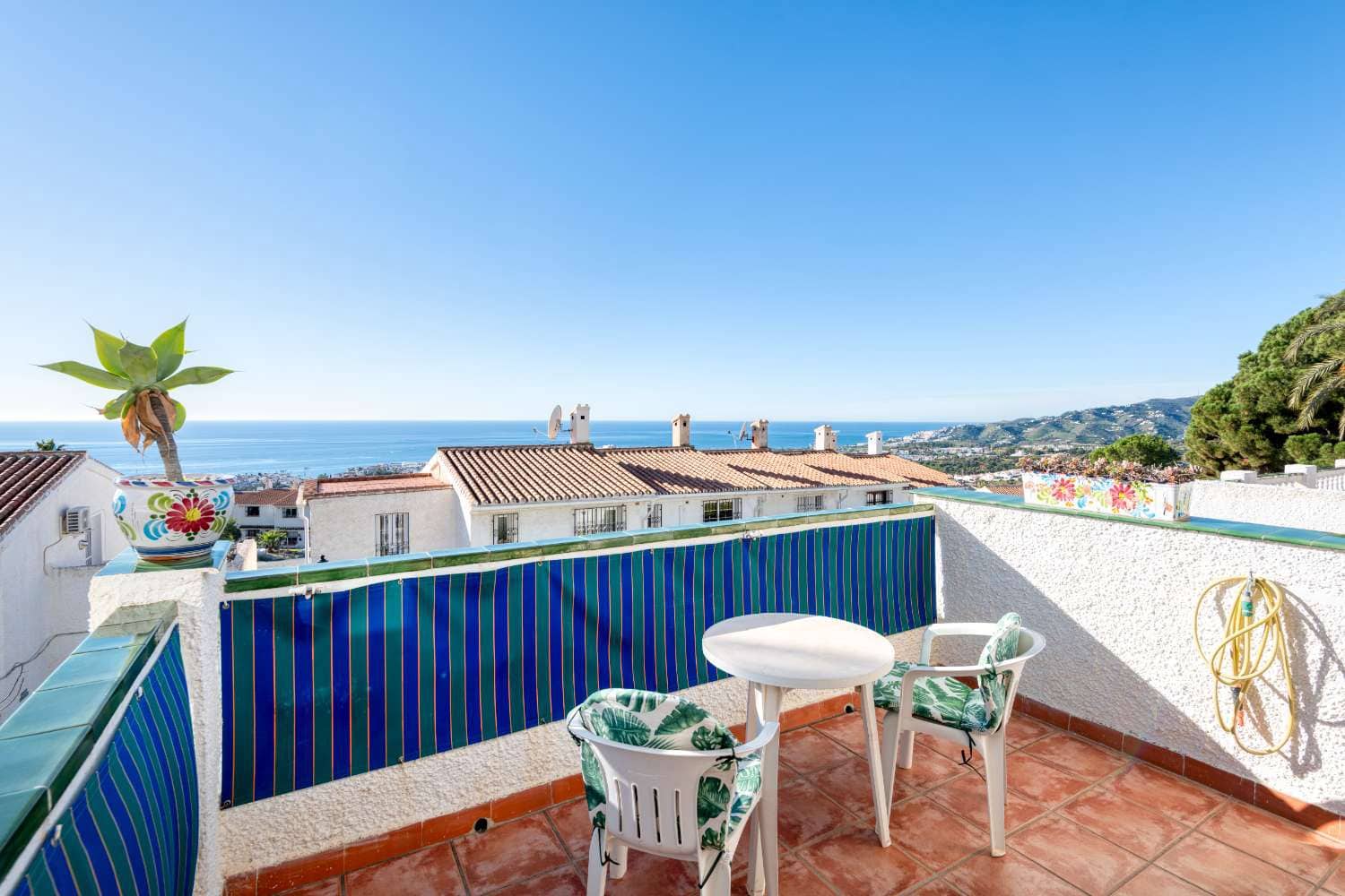 2 soveværelse Rækkehus til salg i Nerja med swimmingpool garage - € 379.000 (Ref: 9535613)