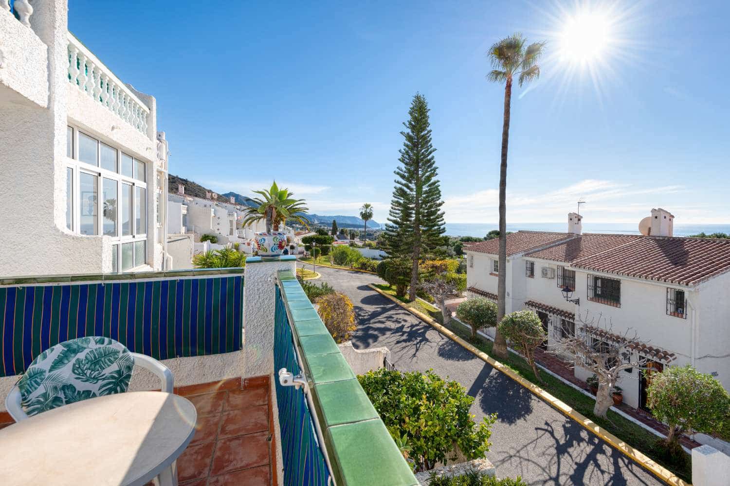 2 soveværelse Rækkehus til salg i Nerja med swimmingpool garage - € 379.000 (Ref: 9535613)