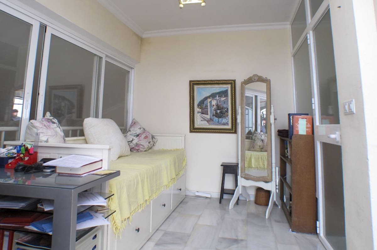 3 Zimmer Villa zu verkaufen in Maro mit Pool - 399.000 € (Ref: 9543002)