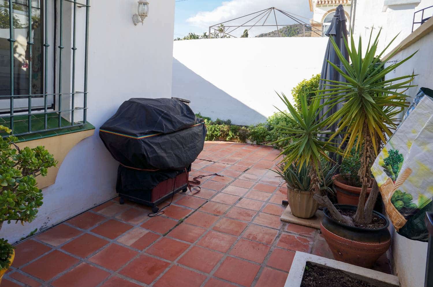 3 Zimmer Villa zu verkaufen in Maro mit Pool - 399.000 € (Ref: 9543002)