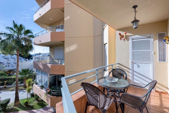 2 makuuhuone Ranta-asunto myytävänä paikassa Burriana, Nerja mukana uima-altaan - 279 000 € (Ref: 9560874)