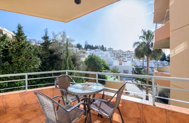 2 makuuhuone Ranta-asunto myytävänä paikassa Burriana, Nerja mukana uima-altaan - 279 000 € (Ref: 9560874)